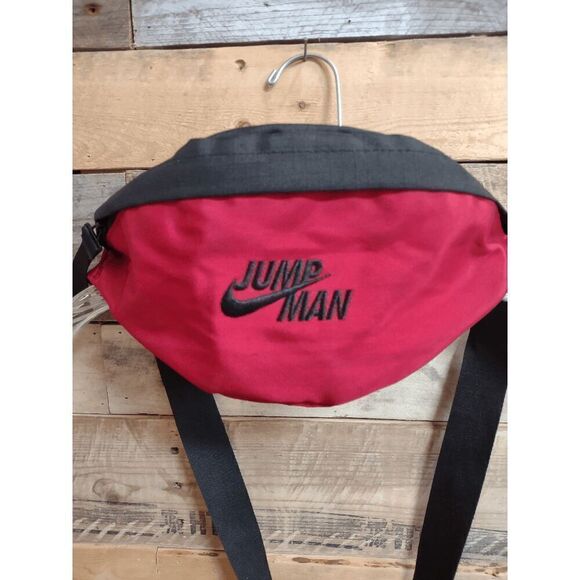 Nike Jump Man Crossbody Fanny Pack Red & Black Swoosh 2 Pocket Adjustable Waist - Picture 1 of 4